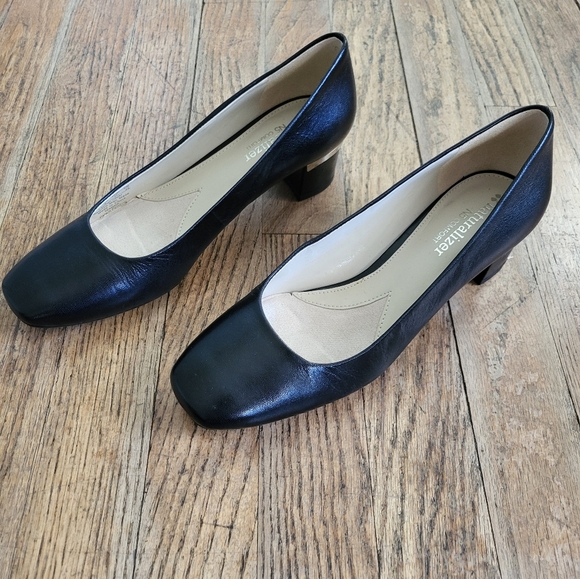 Naturalizer Pumps Black with Silver accent around pump block heel Size: 6 - Picture 4 of 7